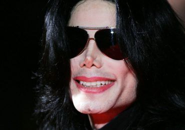 10 celebridades muertas y millonarias