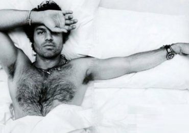 10 famosos con pelo en pecho