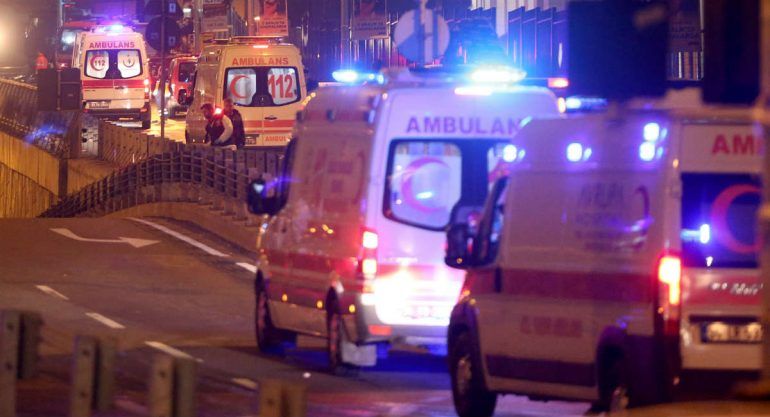 39 muertos y 65 heridos deja ataque en club nocturno en Turquía