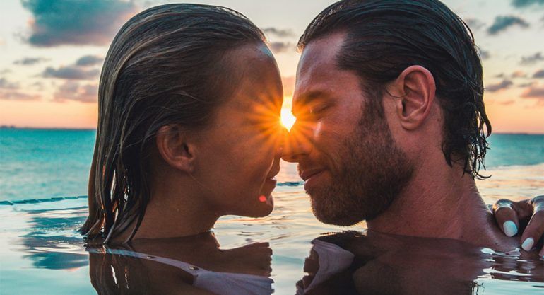 Angelique Boyer y Sebastián Rulli llevan su amor a la playa
