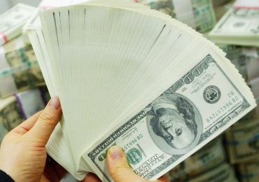 Dinero igual a felicidad: Angus Deaton