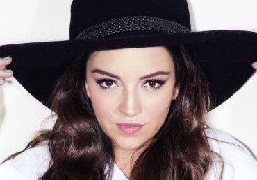 El álbum romántico de Regina Blandón y Roberto Flores