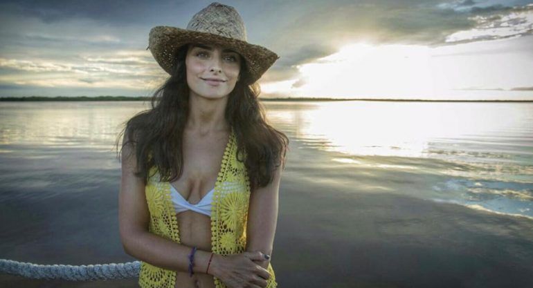 Aislinn Derbez