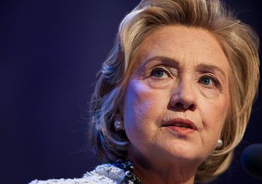 FBI reabre investigación sobre Hillary Clinton