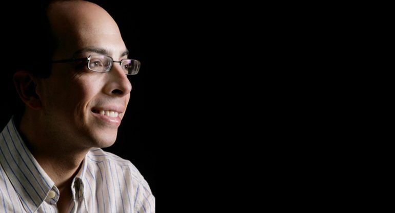 Jorge Volpi fue galardonado con el Premio Alfaguara