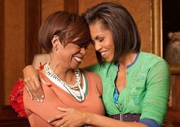 La emotiva felicitación de Michelle Obama a su mamá