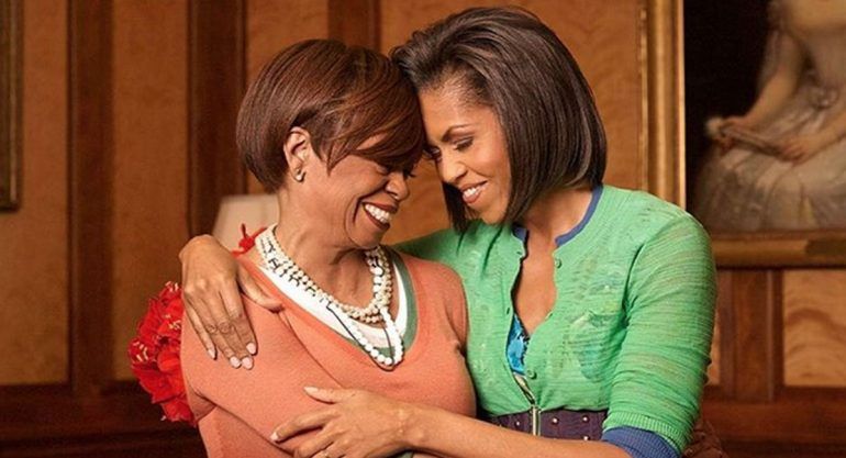 La emotiva felicitación de Michelle Obama a su mamá