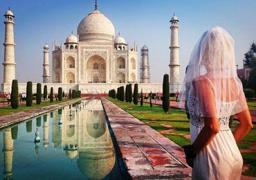 La mujer que le dio la vuelta al mundo vestida de novia