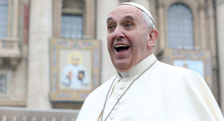 La travesura de una niña al Papa Francisco