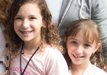 Mia y Nina: siguiendo los pasos de papá y mamá