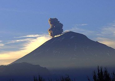 Momentos más impactantes de las explosiones del Popocatépetl