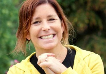 Muere la escritora con cáncer que buscó una esposa para su marido