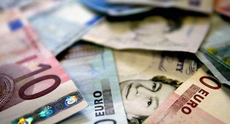 Mujer destruye su fortuna para no dejar herencia