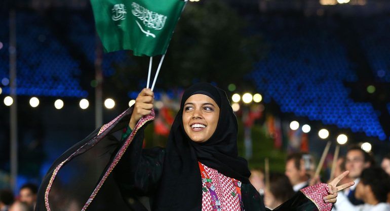 Mujeres votan por primera vez en Arabia Saudita