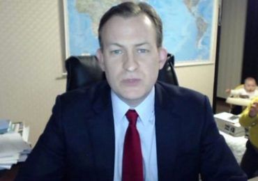 Niños se cuelan en enlace de noticiero