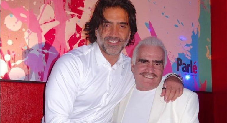 vicente fernández felicita a su hijo alejandro